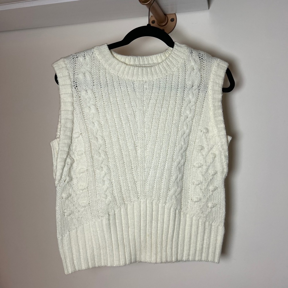 There-Elsewhere Los‎ Angeles White Cable Knit Bobble Sweater Vest Small 41801-TE